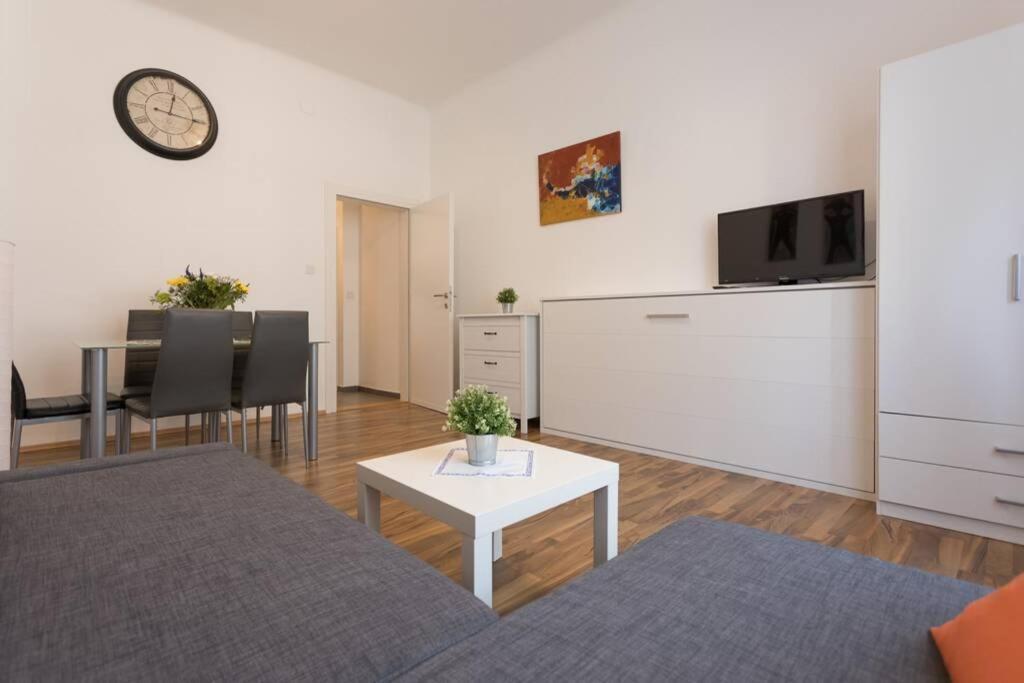 16 C&J'S Apartment Vienna Exterior photo